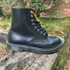 NWT Dr Martens 1460 Pascal Vintage Smooth Leather Size 8 Ladies